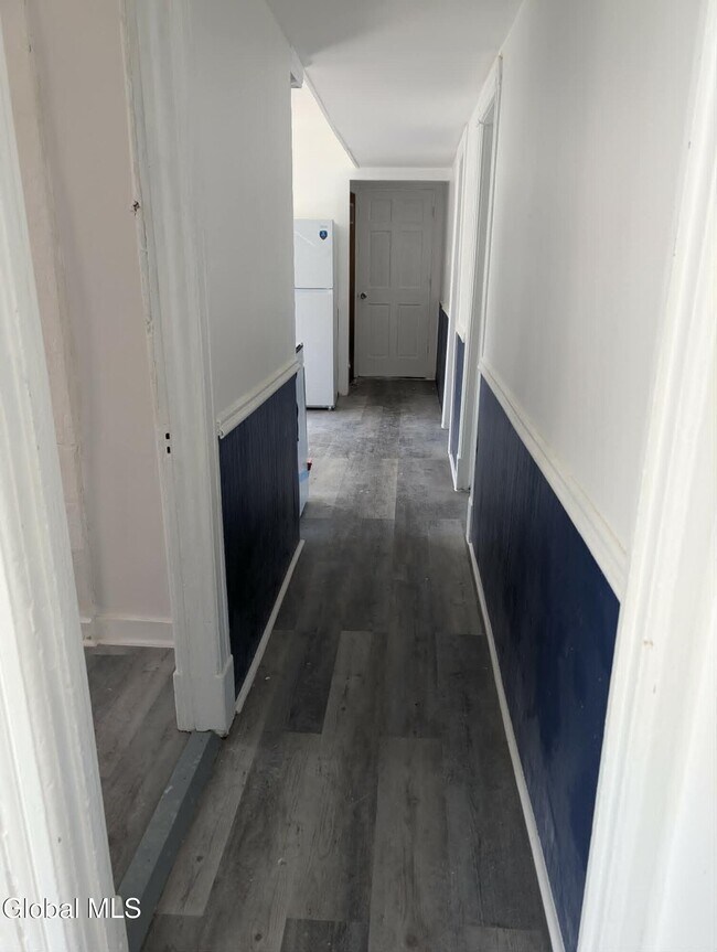 Foto del edificio - 120 Degraff St