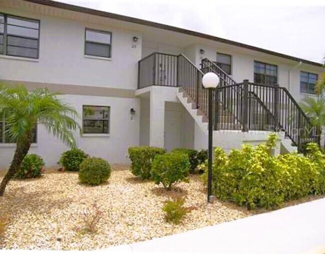 Foto del edificio - 26485 Rampart Blvd