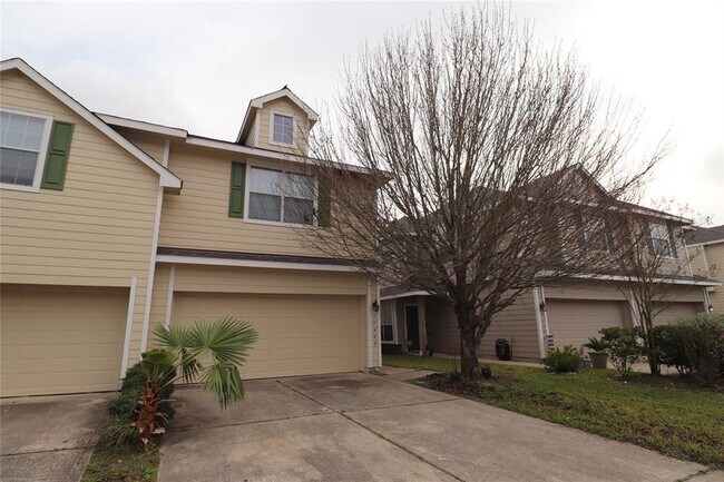 Building Photo - 17230 Oakwood Chase Dr