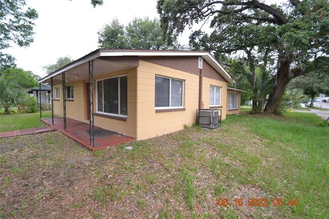 Building Photo - 1920 E Shadowlawn Ave