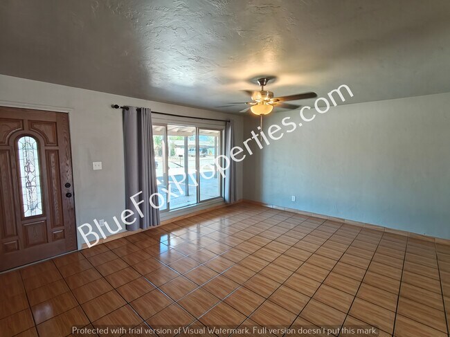 Foto del edificio - 5952 E 25th St