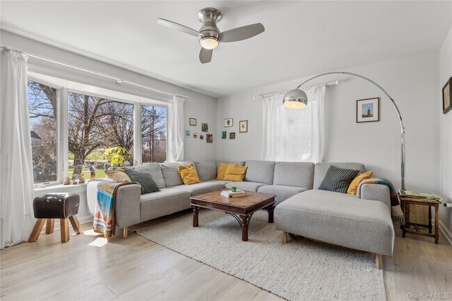 Foto del edificio - 350 Midland Ave