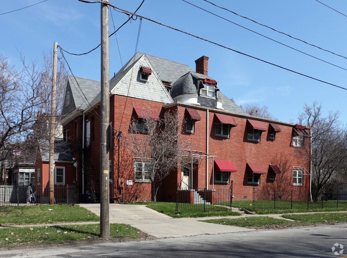 Building Photo - 2205 Parkwood Ave