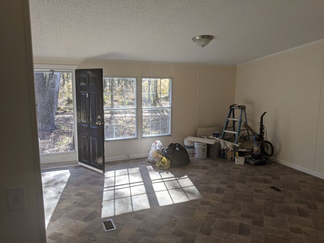 Building Photo - newly remodeled Home out in the country