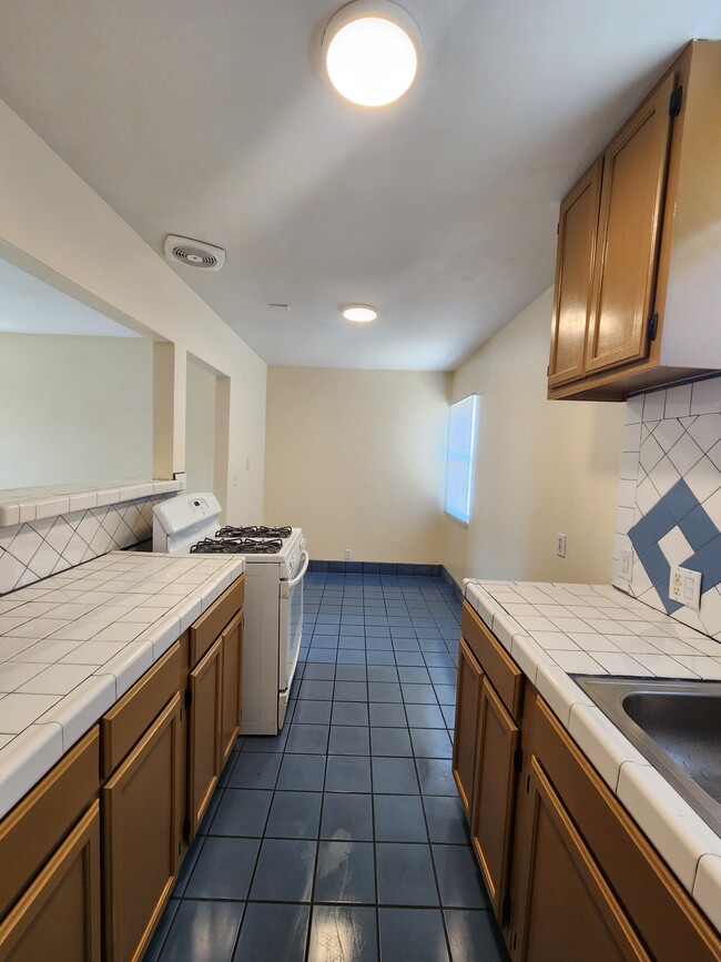 Building Photo - 1450 W 220th St