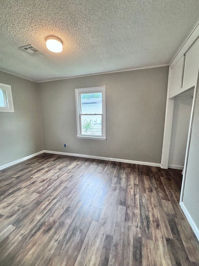 Building Photo - Charming Tulsa Home | 3 Bed | 1 Bath | $1,...