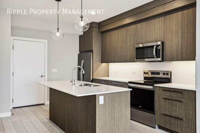 Photo du bâtiment - INCREDIBLE 2 BEDS/ 2 BATHS CONDO WITH PETS ALLOWED!