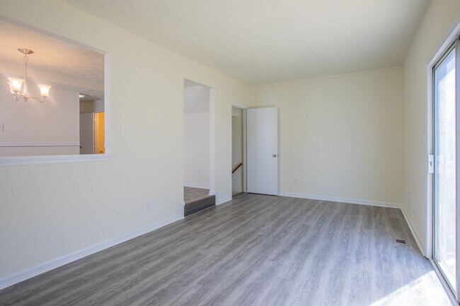 Building Photo - Amazing 3 BR/2.5 BA Townhome in Landover!