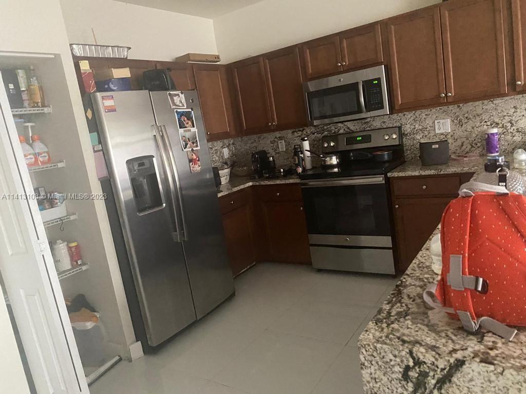Foto principal - 3364 W 92nd Pl