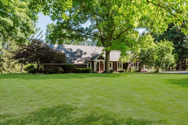Foto del edificio - Large Executive Home in Carmel Schools