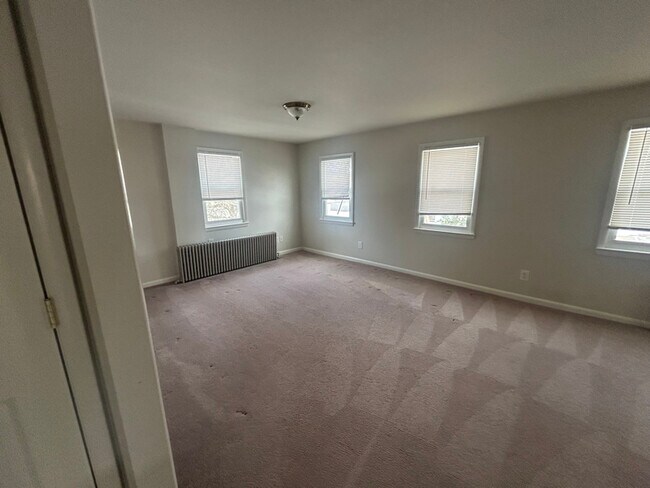 Foto del edificio - 203 E Pacific Ave