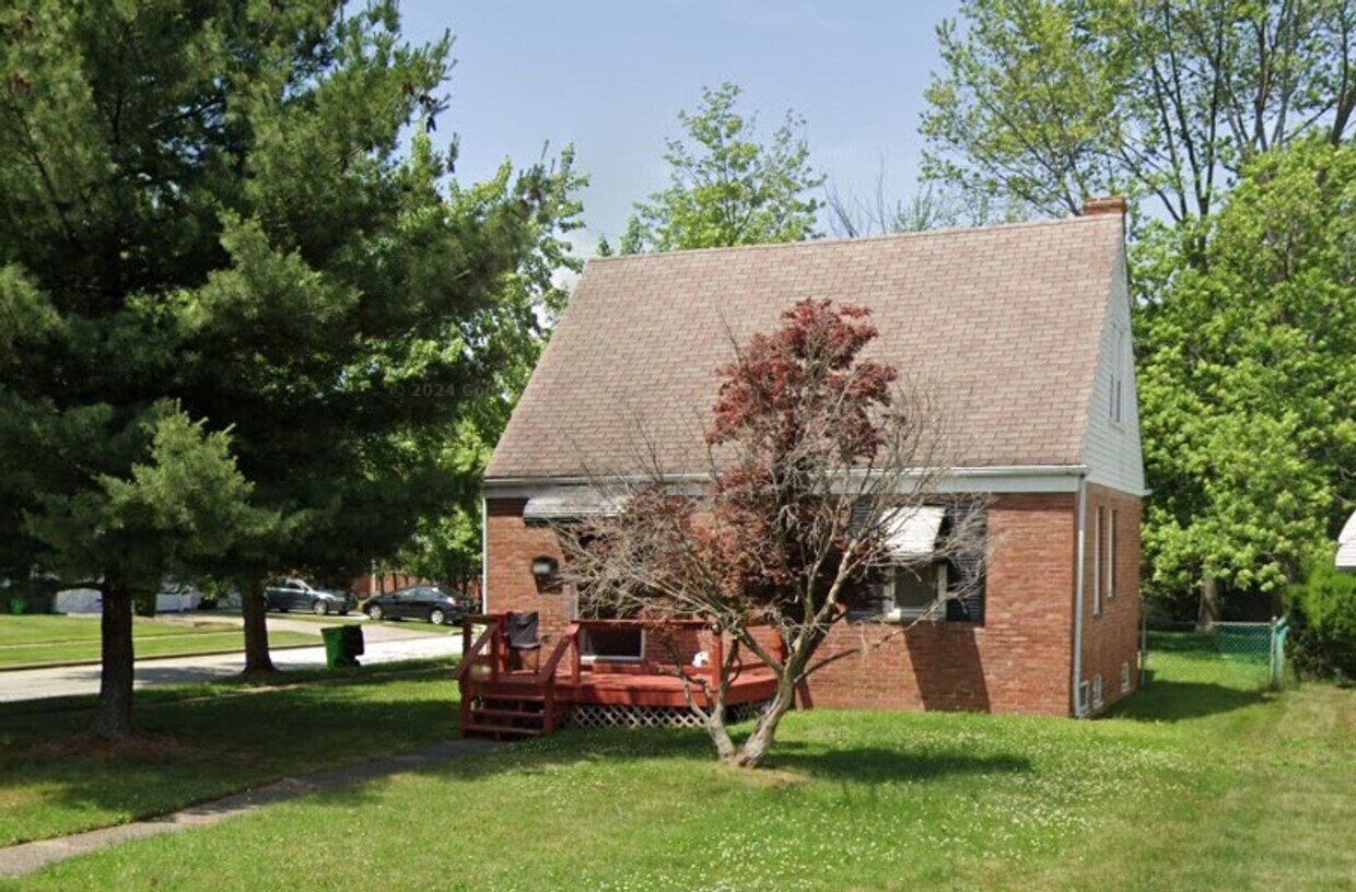Foto principal - BELOW MARKET RENT!