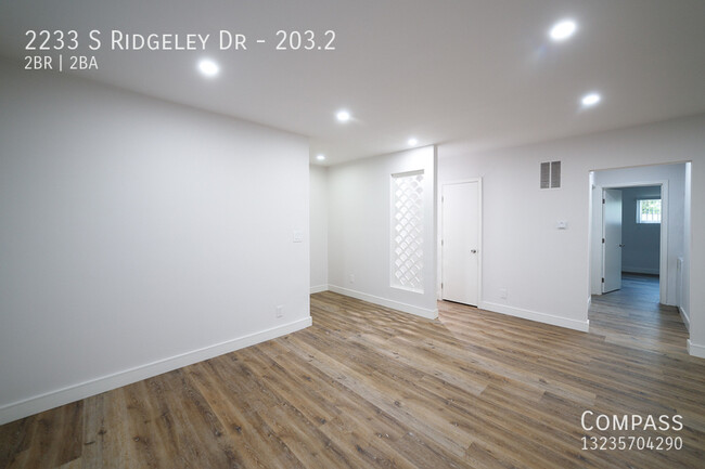 Foto del edificio - Shiny and NEW! Newly Reno'd 940 Sqft 2 Bed...