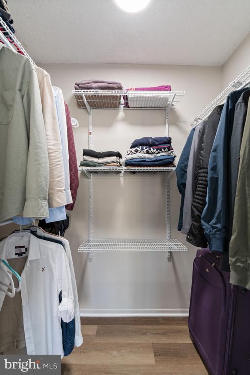 Foto del edificio - 3705 S George Mason Dr