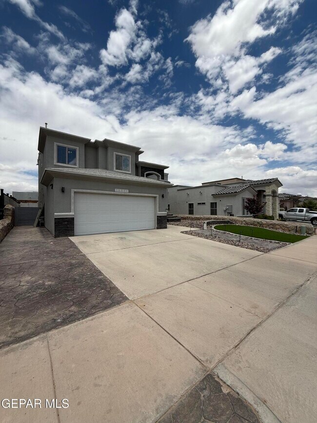 Building Photo - 12551 New Dawn Dr