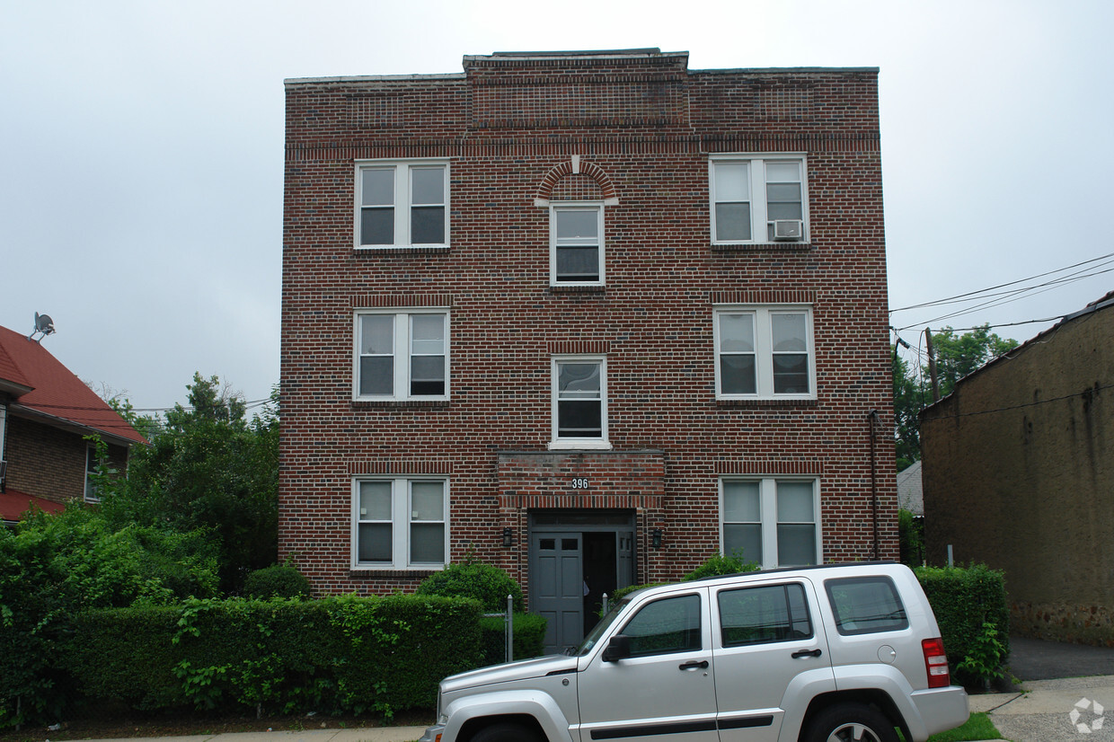 Foto del edificio - 396 Main St