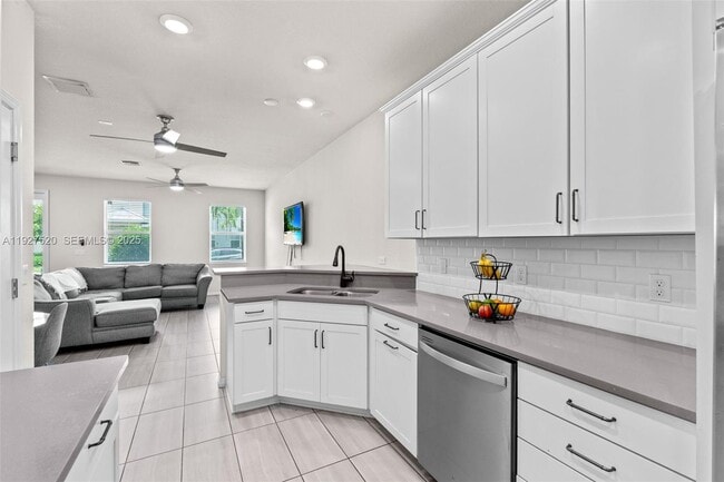 Building Photo - 1190 Eucalyptus Dr