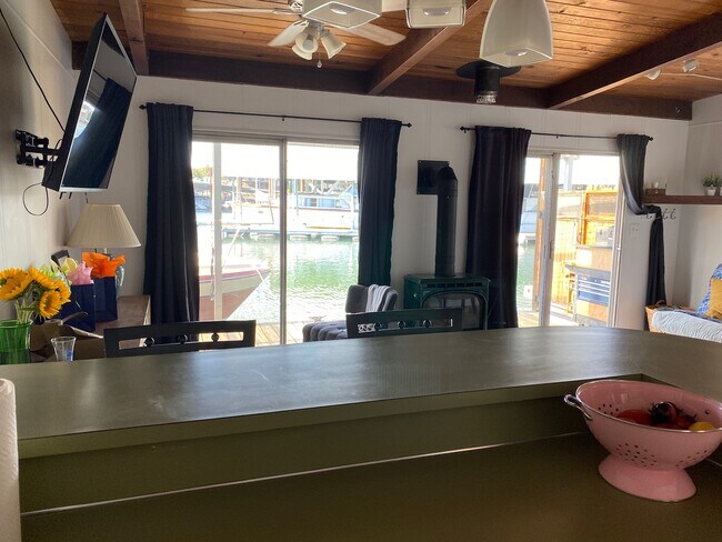 Cocina con vista al oeste - 11618 N Island Cove Ln