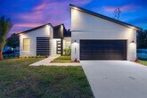 Primary Photo - Deposit-Free! Modern, energy efficient hom...