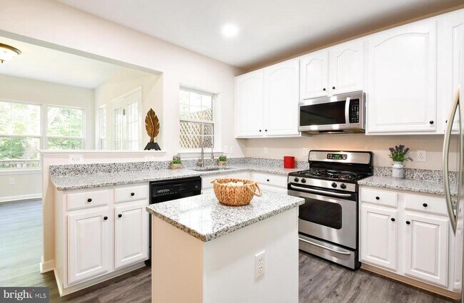 Building Photo - 3802 Koval Ln