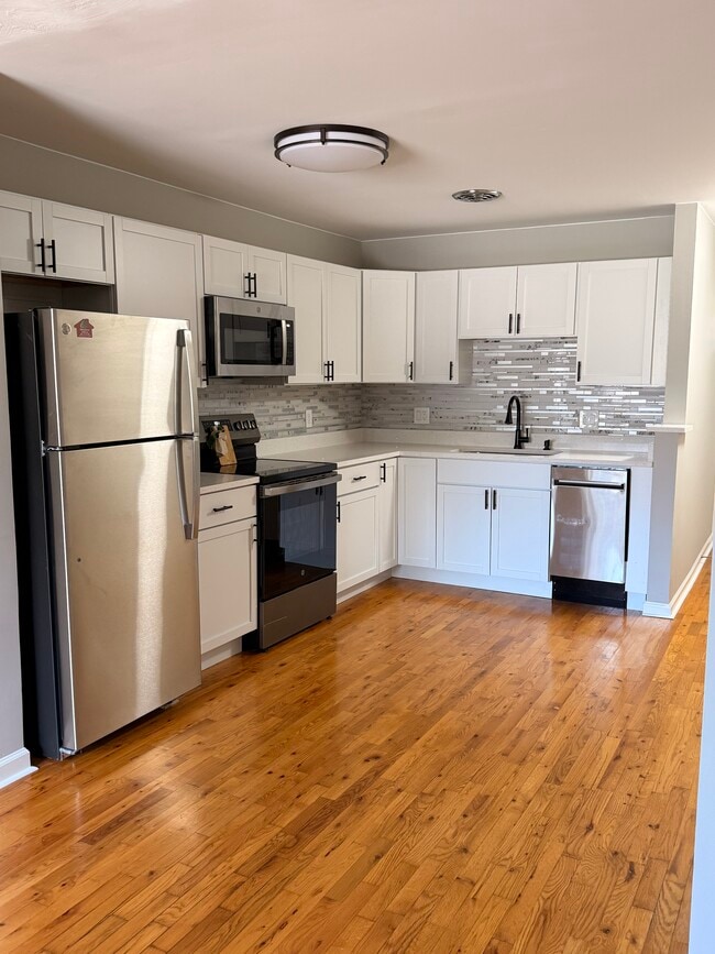 Building Photo - Plum Grove