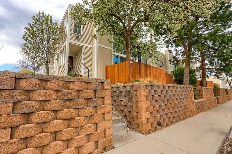 Foto principal - 1050 S Monaco Pkwy