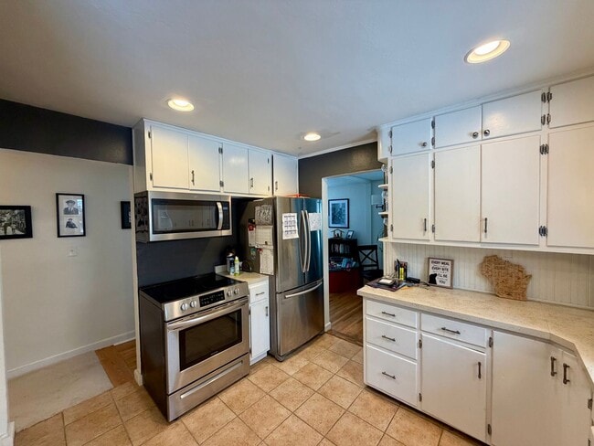 Foto del edificio - 3 Bed 1.5 Bath Single Family Home in Scholfield