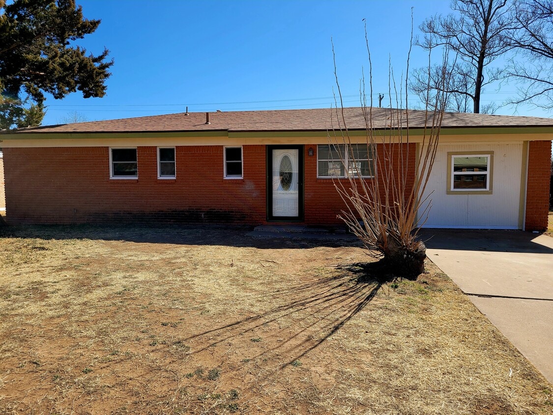 1206 7th St, Shallowater, TX 79363 House Rental in Shallowater, TX