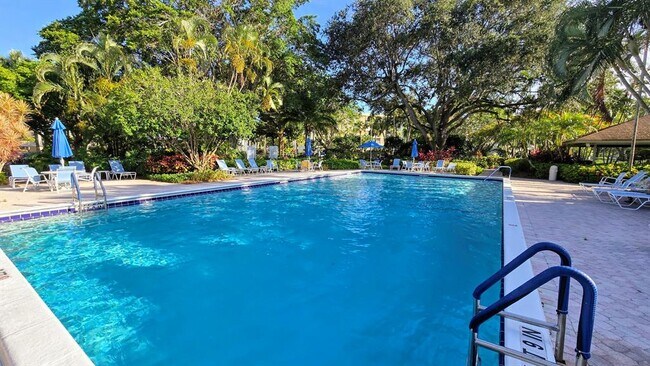 Foto del edificio - 3100 N Course Ln
