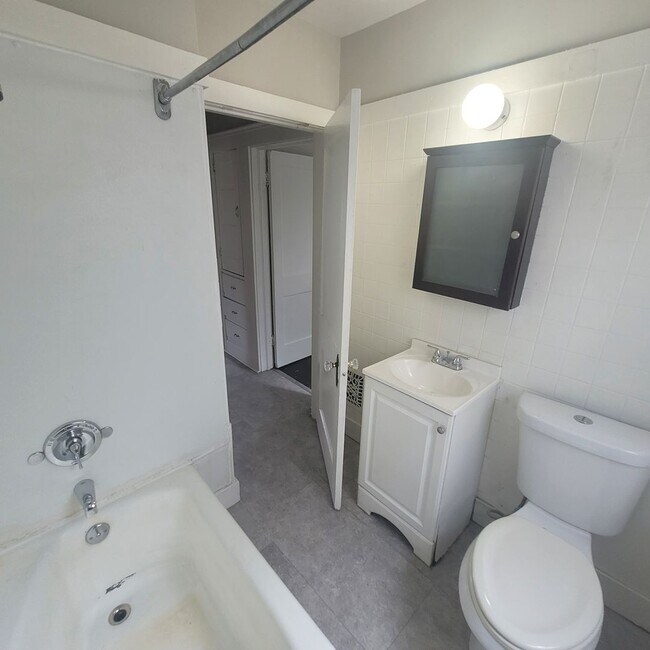 Foto del edificio - 3219 W 114th St