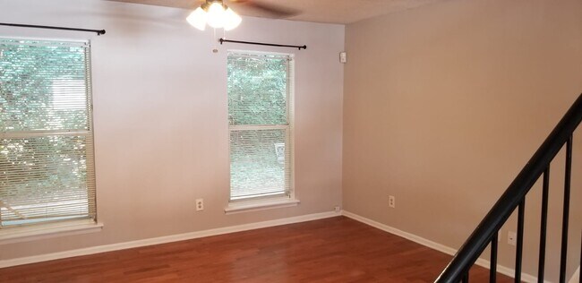 Foto del edificio - 7321 Cardigan Cir