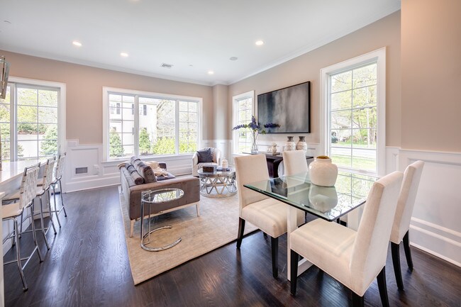 Building Photo - 102 W Midland Ave