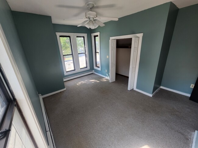 Main Room - 73 Fountain St