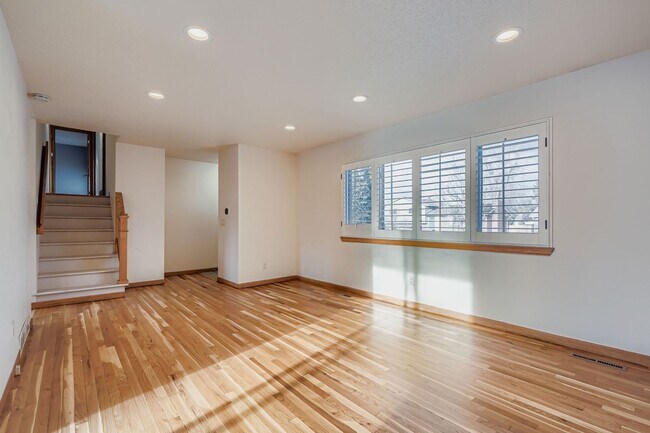 Foto del edificio - BEAUTIFUL 4 Bed 3 Bath Single Family Home In Boulder!