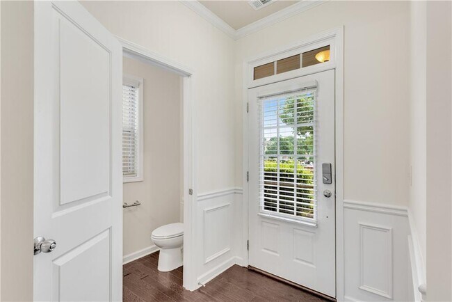 Foto del edificio - 4920 Breezewood Cir