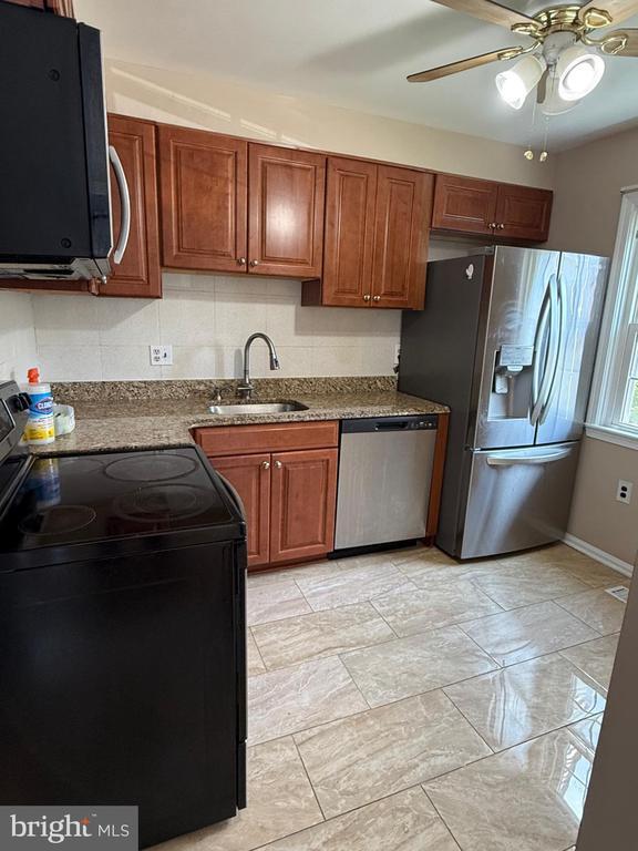 Foto del edificio - 6460 Franconia Ct