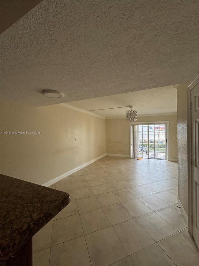 Building Photo - 2740 W 76th St
