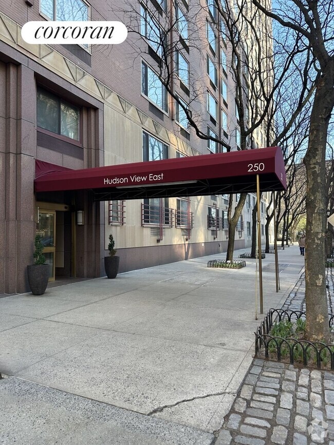 Building Photo - 250 S End Ave