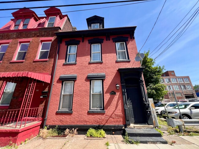 Photo - 1815 Locust St Apartment