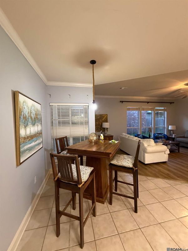 Building Photo - 5545 Ducros Dr