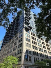 Building Photo - 565 W Quincy St