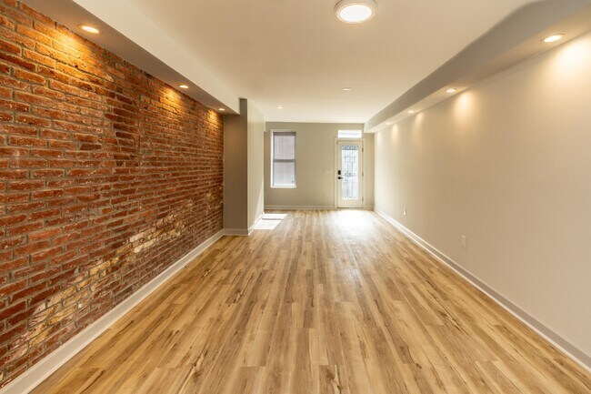 Photo - 704 S Highland Ave House