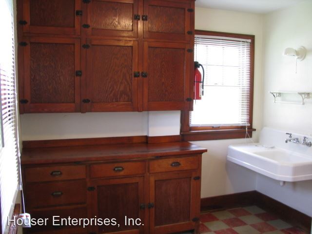 Building Photo - 2 br, 1.5 bath House - 902 5th Street