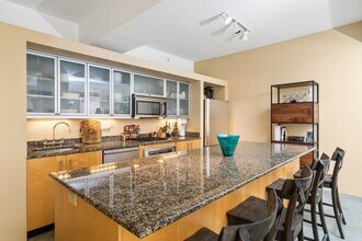 Building Photo - 1313 Washington St