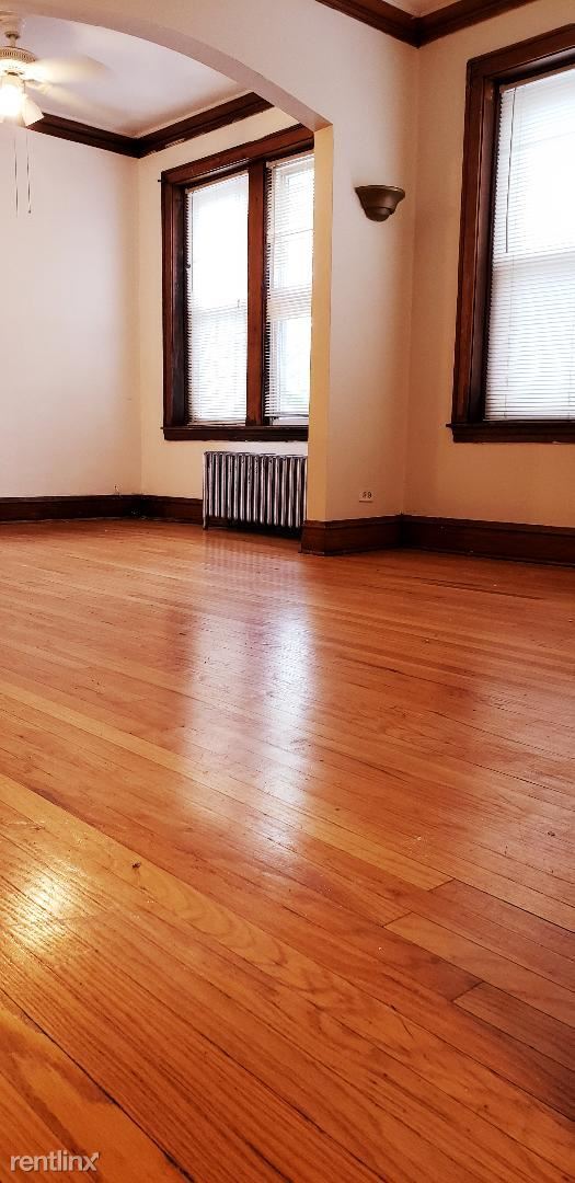 Building Photo - 4824 W Addison St