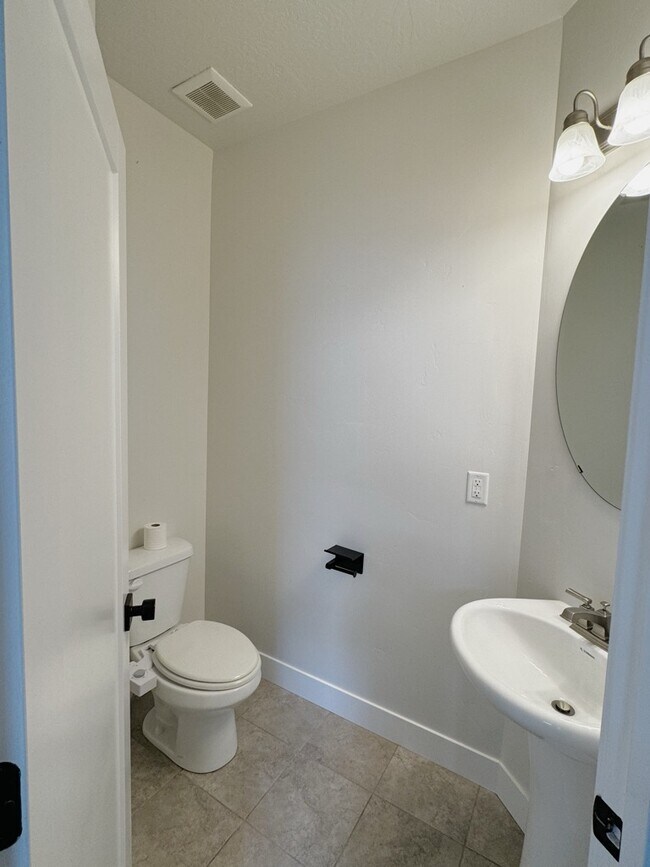 Building Photo - 4163 W 1630 N