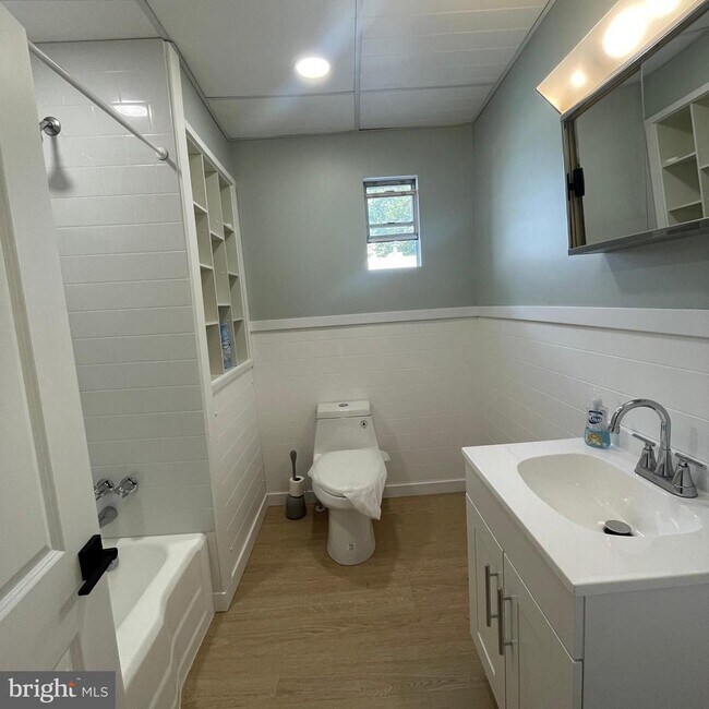 Foto del edificio - 2721 E Somerset St