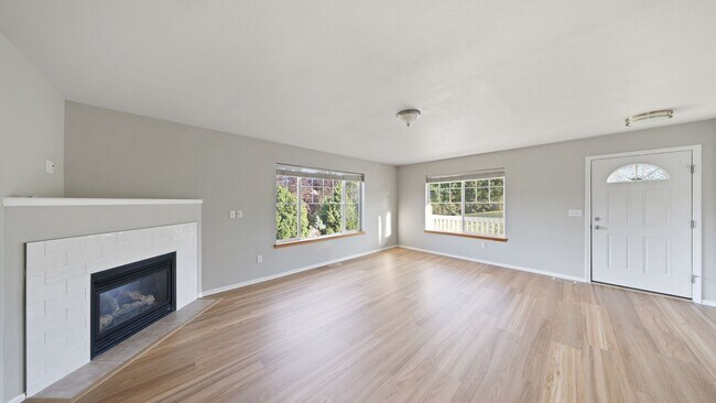 Building Photo - 3 Bed 2.5 Bath - Fireside - NAS Whidbey - Groups