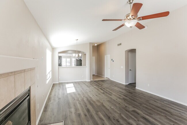 Foto del edificio - 13324 W Maui Ln