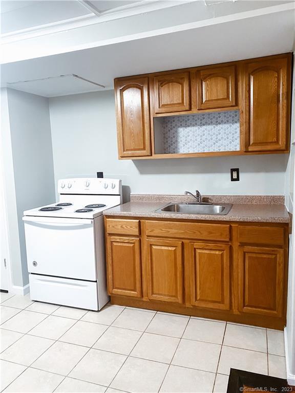 217 N Main St Unit 4, Winsted, CT 06098 Room for Rent in Winsted, CT